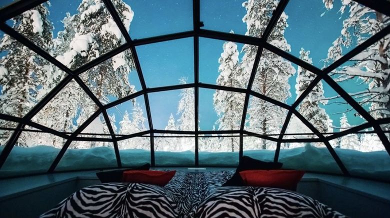 kakslauttanen_glass_igloo_inside