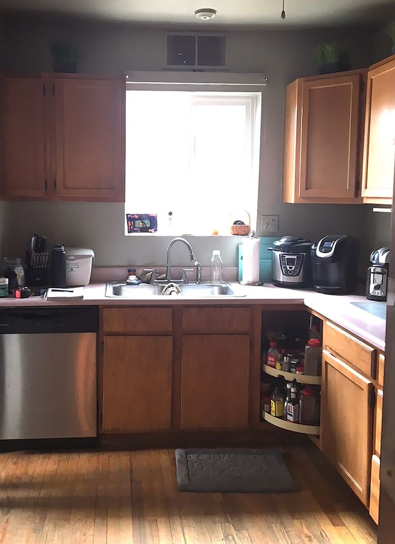 KITCHEN BEFORE MAKEOVER